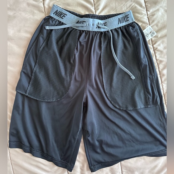 141 Nike Men's Dri-Fit Fly 2.0 Training Shorts - Picture 3 of 6